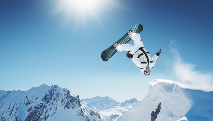 九游娱乐网页版-西班牙男子蛙泳配速更具节奏感，西班牙游泳选手要全场默哀