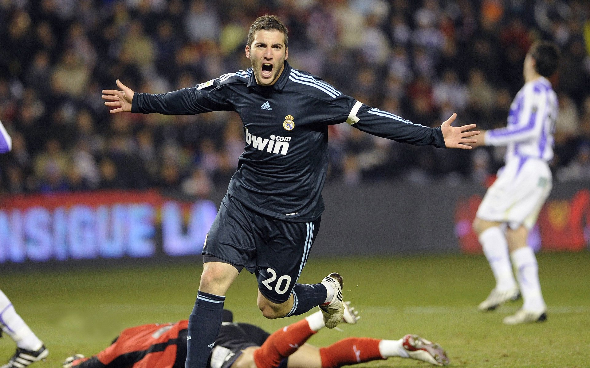 杰克·阿莱克西决赛表现亮眼夺冠有望，杰克 莱西