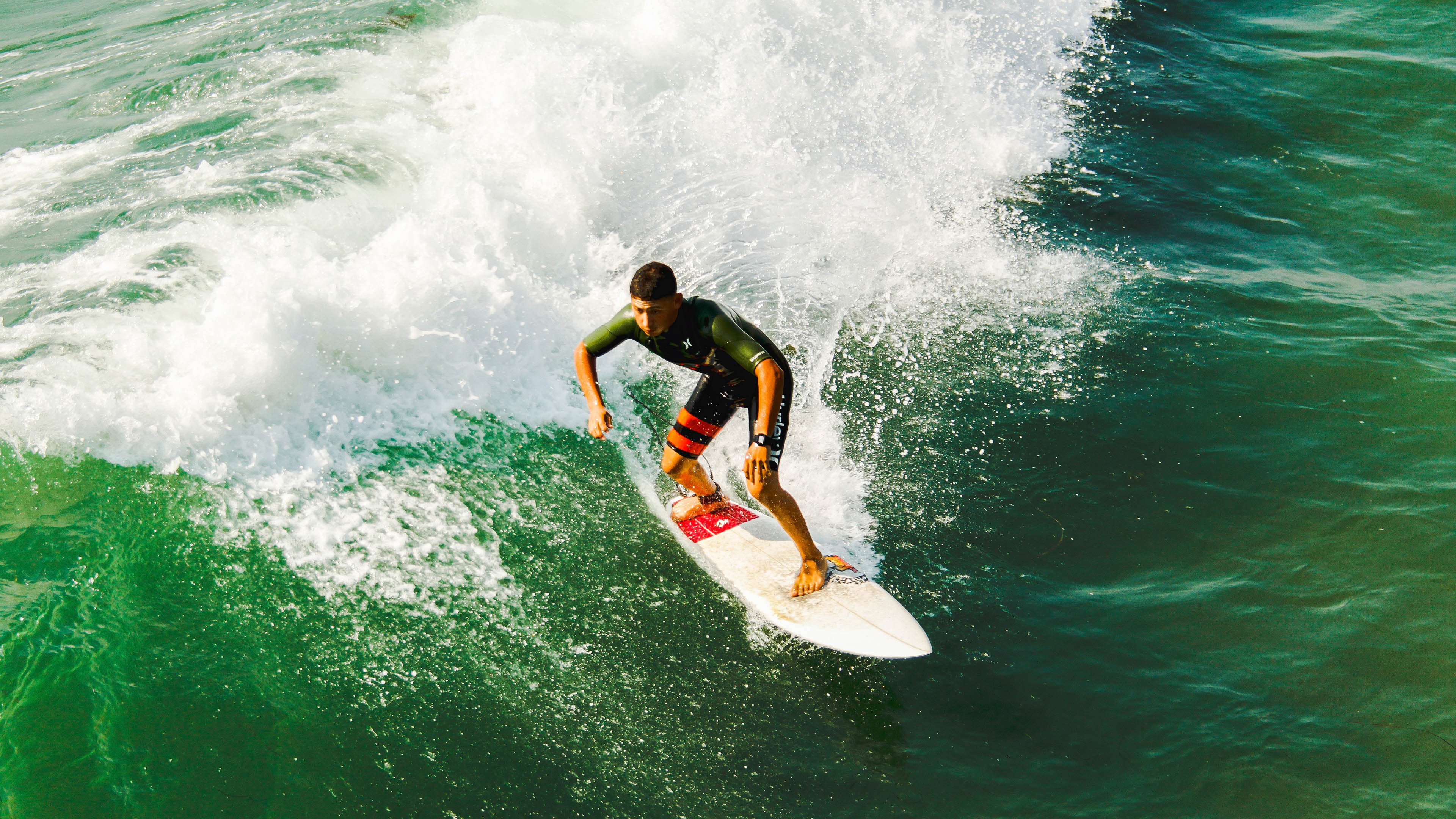 五大联赛比赛场地草皮质量是否干扰技战术发挥，五大联赛草坪